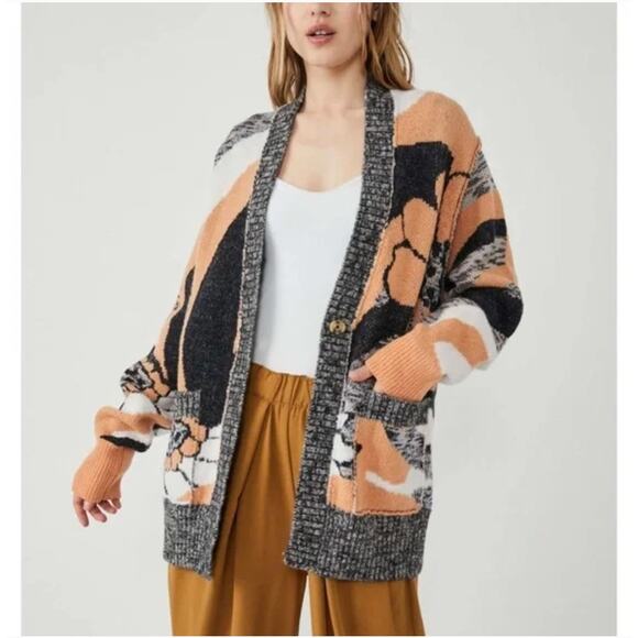 FREE PEOPLE August Cardigan Oversized Peach Petals Floral Sz M {3P42} - Picture 6 of 6